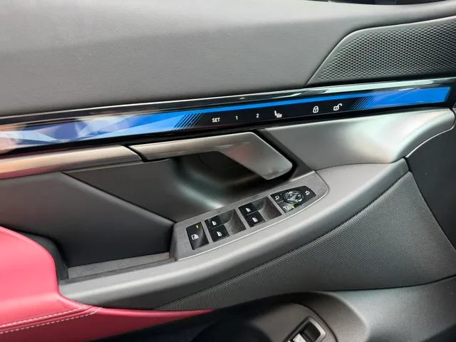 BMW 5 Series 2025 525Li M Sports suit exterior photo 7