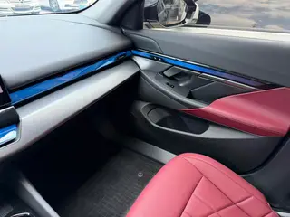 BMW 5 Series 2025 525Li M Sports suit interior photo 11