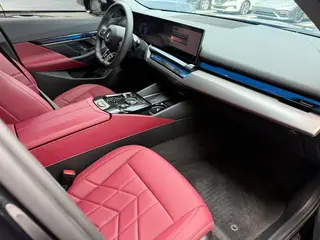 BMW 5 Series 2025 525Li M Sports suit interior photo 17
