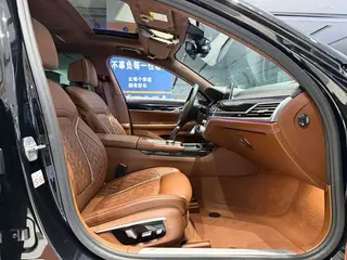 BMW 7 Series 2019 Reforma 740Li xDrive Tipo administrativo Traje de lujo exterior foto 8