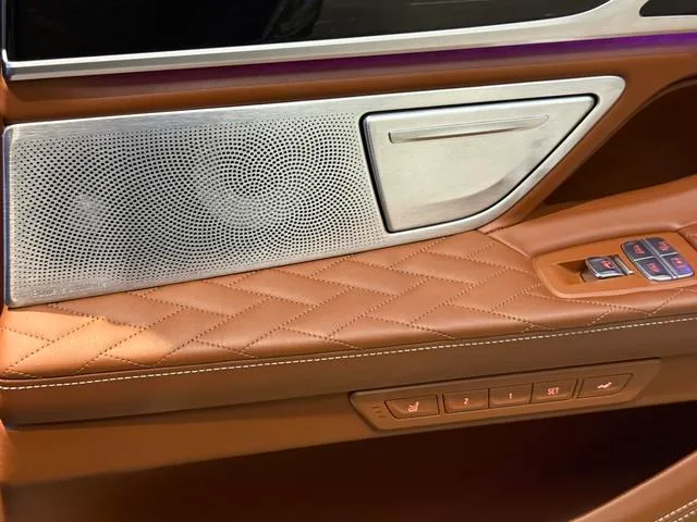 BMW 7 Series 2019 Reforma 740Li xDrive Tipo administrativo Traje de lujo interior foto 13