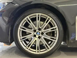 BMW 7 Series 2019 Reforma 740Li xDrive Tipo administrativo Traje de lujo interior foto 18