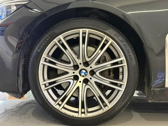 BMW 7 Series 2019 Reforma 740Li xDrive Tipo administrativo Traje de lujo interior foto 18