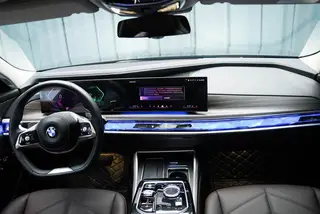 BMW 7 Series 2023 735Li Luxury Set exterior photo 4