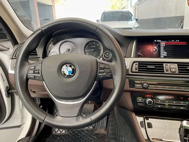 BMW 5 Series 2014 525Li Ensemble de design de luxe intérieur photo 12