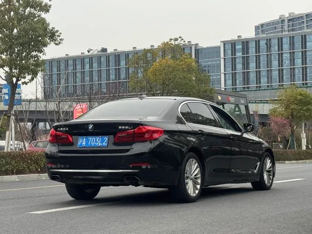 BMW 5 Series 2019 Mise à jour 525Li Ensemble de luxe extérieur photo 4