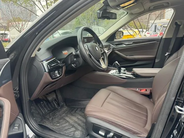 BMW 5 Series 2019 Mise à jour 525Li Ensemble de luxe intérieur photo 7