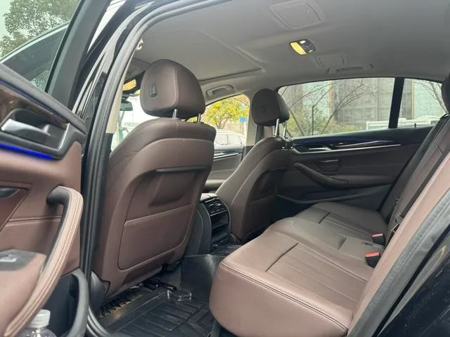 BMW 5 Series 2019 Mise à jour 525Li Ensemble de luxe intérieur photo 8
