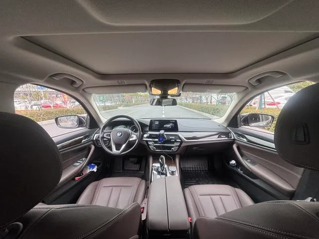 BMW 5 Series 2019 Mise à jour 525Li Ensemble de luxe intérieur photo 10
