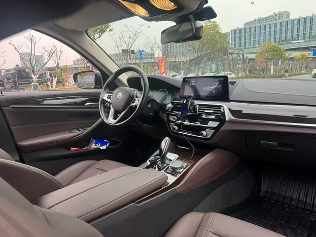 BMW 5 Series 2019 Mise à jour 525Li Ensemble de luxe intérieur photo 12