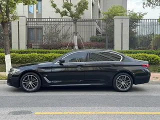 BMW 5 Series 2021 525Li Luxury Set exterior photo 3