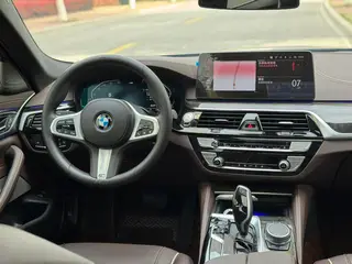 BMW 5 Series 2021 525Li Luxury Set interior photo 7