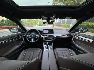 BMW 5 Series 2021 525Li Luxury Set interior photo 9
