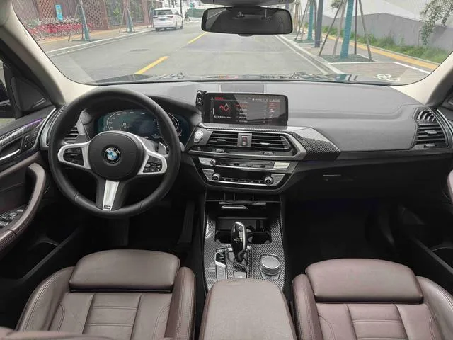 BMW X3 2020 xDrive28i M Sports suit interior photo 11