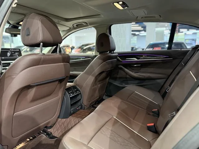 BMW 5 Series 2021 Mise à jour 525Li Ensemble de luxe extérieur photo 5