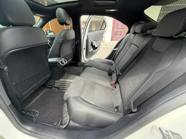 Mercedes-Benz A-Class 2022 A 200 L Versión dinámica de coche deportivo interior foto 13 Mercedes-Benz A-Class 2022 A 200 L Versión dinámica de coche deportivo interior foto 13