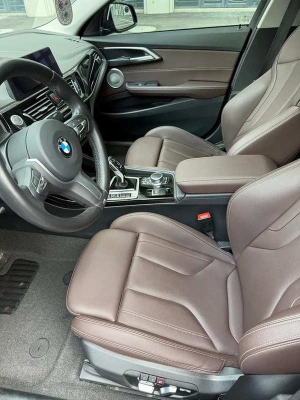 BMW 1 Series 2021 125i M Sports Obsidian Night Edition exterior photo 4