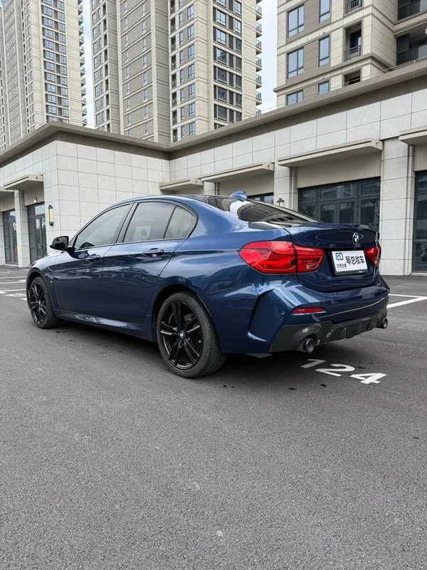 BMW 1 Series 2021 125i M Sports Obsidian Night Edition interior photo 7