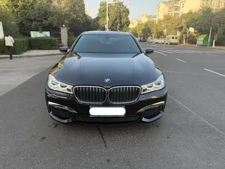 BMW 7 Series 2018 740Li xDrive Premium Class M Sports suit exterior photo 2