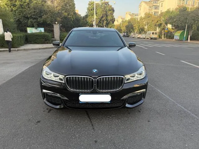 BMW 7 Series 2018 740Li xDrive Premium Class M Sports suit exterior photo 2