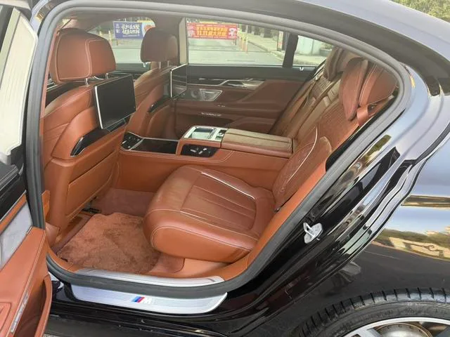 BMW 7 Series 2018 740Li xDrive Premium Class M Sports suit interior photo 7