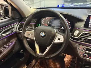 BMW 7 Series 2019 730Li Luxury Set exterior photo 5