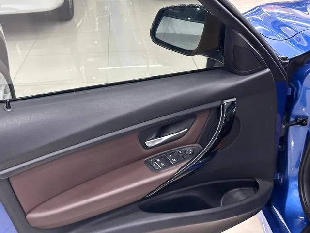 BMW 3 Series 2019 320Li M Ensemble de sport intérieur photo 19