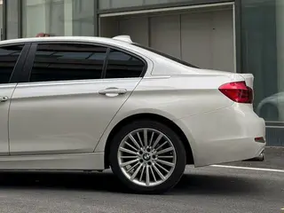 BMW 3 Series 2018 320Li Style tendance intérieur photo 8 BMW 3 Series 2018 320Li Style tendance intérieur photo 8