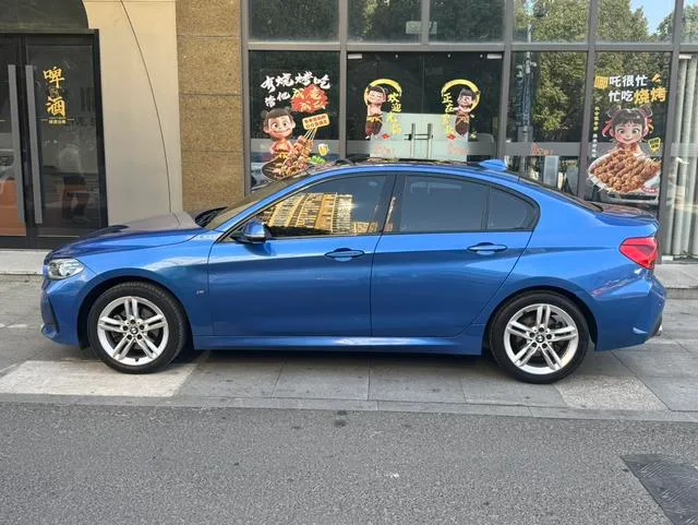 BMW 1 Series 2020 120i M Sports suit exterior photo 3