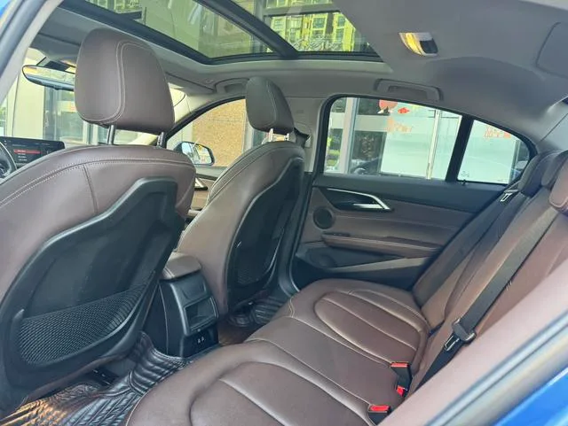 BMW 1 Series 2020 120i M Sports suit interior photo 8