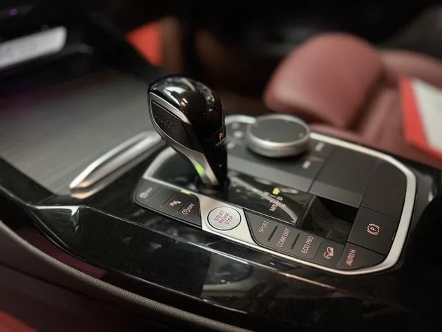 BMW X3 2022 xDrive25i M Sports suit interior photo 9 BMW X3 2022 xDrive25i M Sports suit interior photo 9