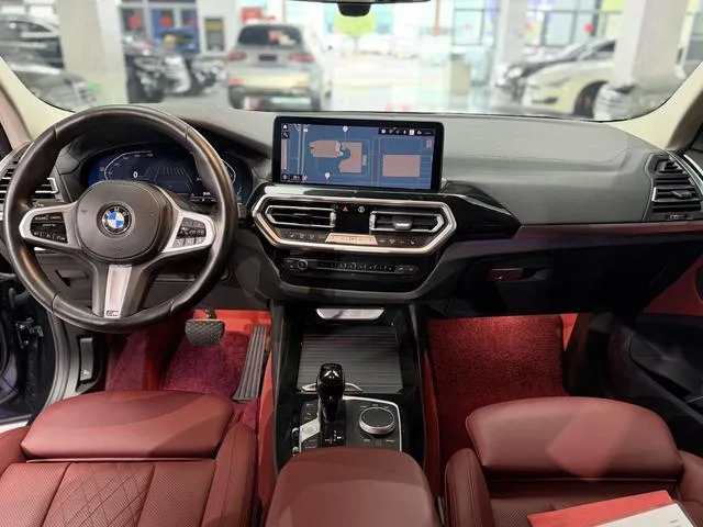 BMW X3 2022 xDrive25i M Sports suit interior photo 10 BMW X3 2022 xDrive25i M Sports suit interior photo 10