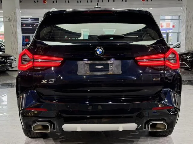 BMW X3 2022 xDrive25i M Sports suit interior photo 15 BMW X3 2022 xDrive25i M Sports suit interior photo 15