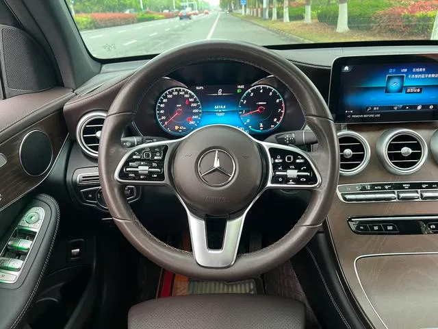 Mercedes-Benz GLC 2022 GLC 300 L 4MATIC Dinámico interior foto 11