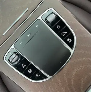 Mercedes-Benz GLC 2022 GLC 300 L 4MATIC Dinámico interior foto 12