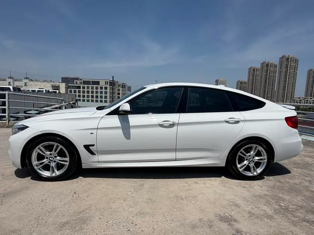 BMW 3 Series GT 2018 320i M Sportif extérieur photo 3 BMW 3 Series GT 2018 320i M Sportif extérieur photo 3