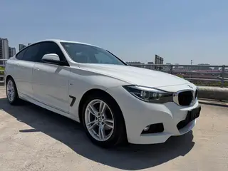 BMW 3 Series GT 2018 320i M Sportif extérieur photo 4 BMW 3 Series GT 2018 320i M Sportif extérieur photo 4