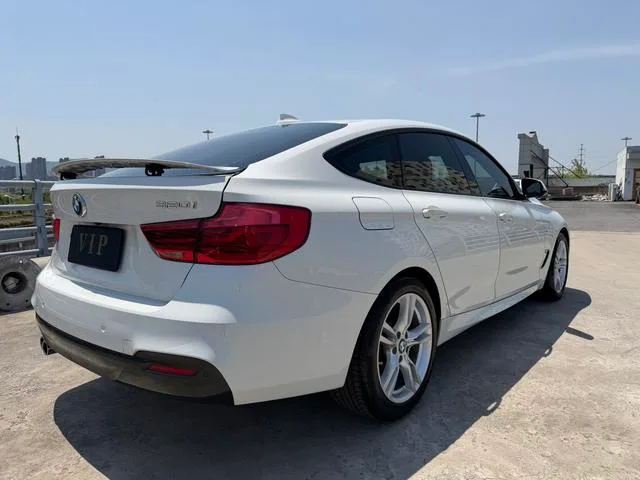 BMW 3 Series GT 2018 320i M Sportif extérieur photo 8 BMW 3 Series GT 2018 320i M Sportif extérieur photo 8