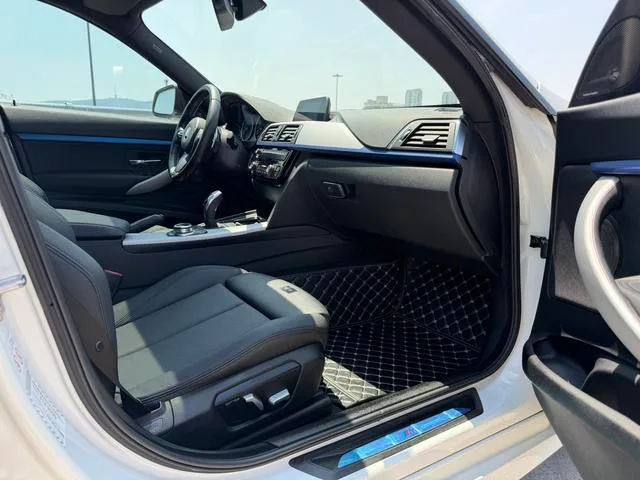 BMW 3 Series GT 2018 320i M Sportif intérieur photo 19 BMW 3 Series GT 2018 320i M Sportif intérieur photo 19