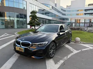 BMW 3 Series 2020 320Li M Sports suit