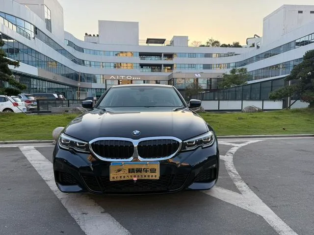 BMW 3 Series 2020 320Li M Sports suit exterior photo 2