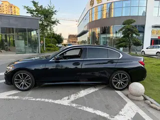 BMW 3 Series 2020 320Li M Sports suit exterior photo 3