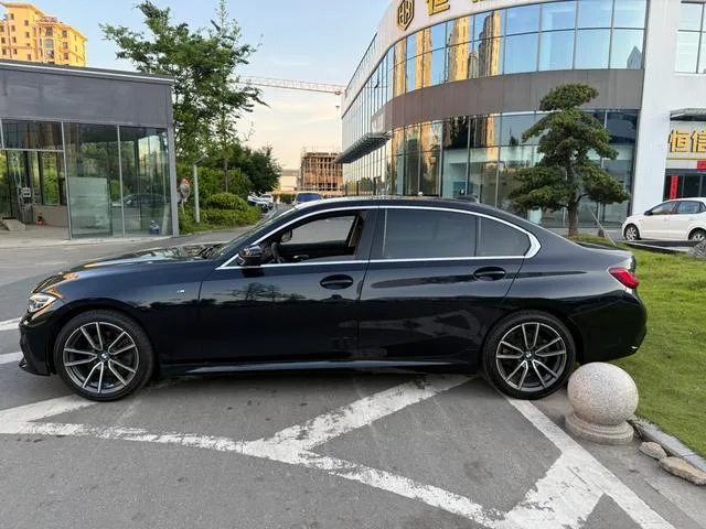 BMW 3 Series 2020 320Li M Sports suit exterior photo 3