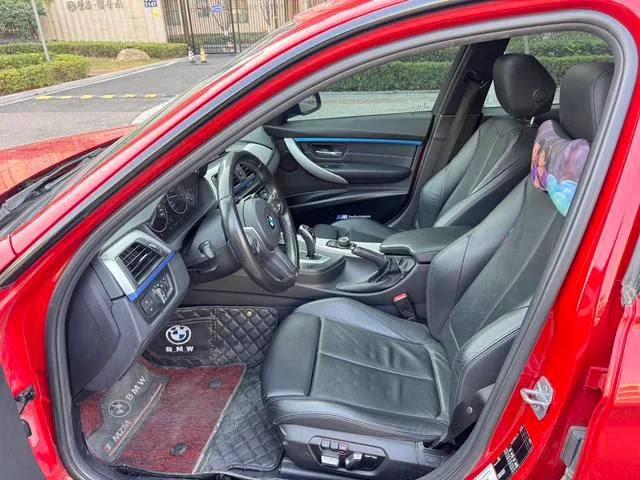 BMW 3 Series 2019 320i M Ensemble de sport extérieur photo 4 BMW 3 Series 2019 320i M Ensemble de sport extérieur photo 4