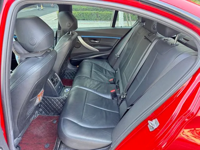 BMW 3 Series 2019 320i M Ensemble de sport extérieur photo 5 BMW 3 Series 2019 320i M Ensemble de sport extérieur photo 5