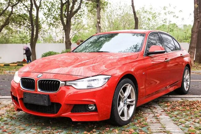 BMW 3 Series 2019 320Li M Traje de lujo exterior foto 1 BMW 3 Series 2019 320Li M Traje de lujo exterior foto 1