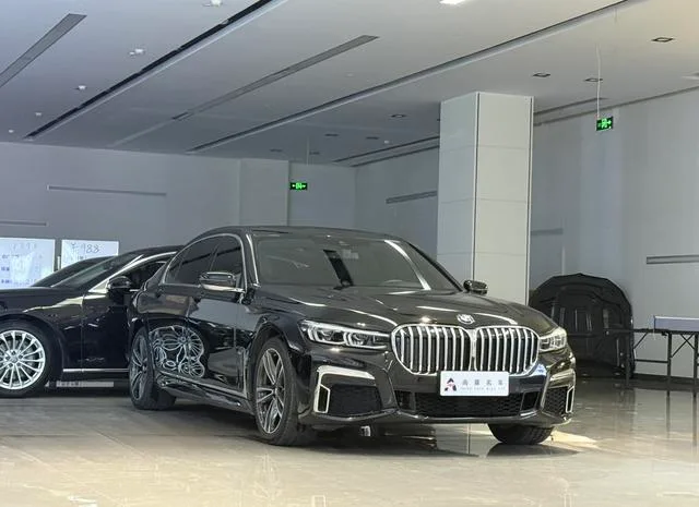 BMW 7 Series 2019 Restyling 730Li M Sports suit exterior photo 3 BMW 7 Series 2019 Restyling 730Li M Sports suit exterior photo 3