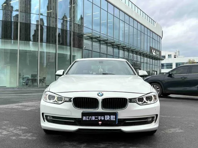BMW 3 Series 2013 320Li Fashionable exterior photo 2