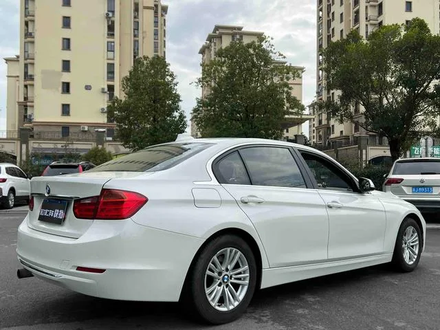 BMW 3 Series 2013 320Li Fashionable interior photo 14