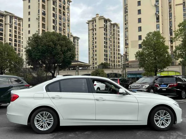 BMW 3 Series 2013 320Li Fashionable interior photo 15